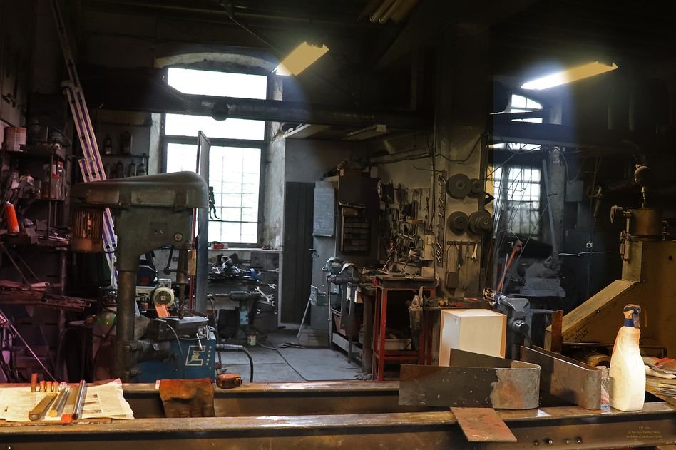 1704 Jean Louis's workshop